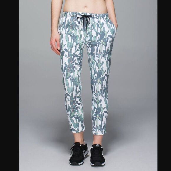 Lululemon Jet Crop Slim Trouser Size 4 - Picture 2 of 12